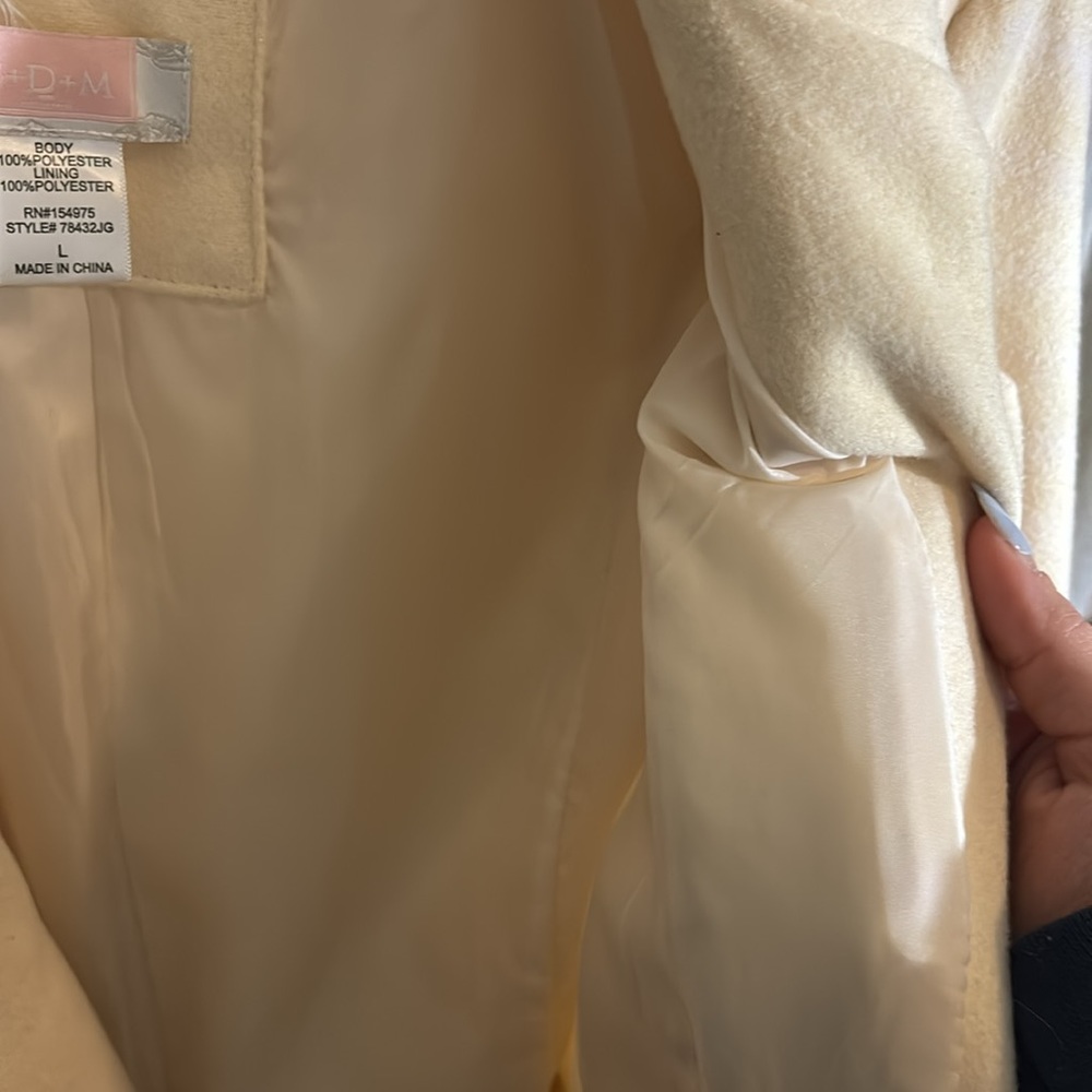 Cream coat - Picture 3 of 3